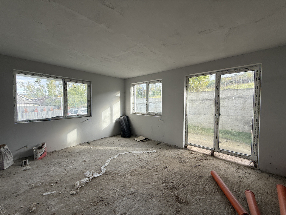 Casa tip duplex 4 camere, 3 băi, semifinisat, TVA inclus, zona Vivo