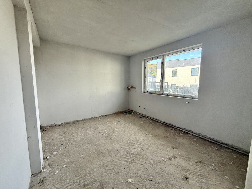 Casa tip duplex 4 camere, 3 băi, semifinisat, TVA inclus, zona Vivo