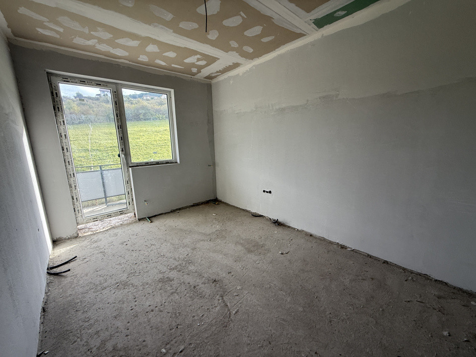 Casa tip duplex 4 camere, 3 băi, semifinisat, TVA inclus, zona Vivo