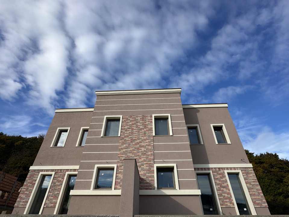 Duplex modern cu terasa circulara l Strada Tautiului 