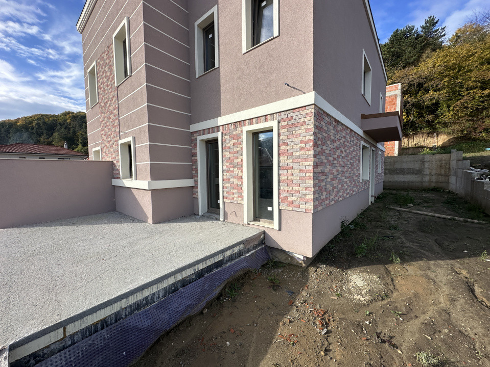 Duplex modern cu terasa circulara l Strada Tautiului 