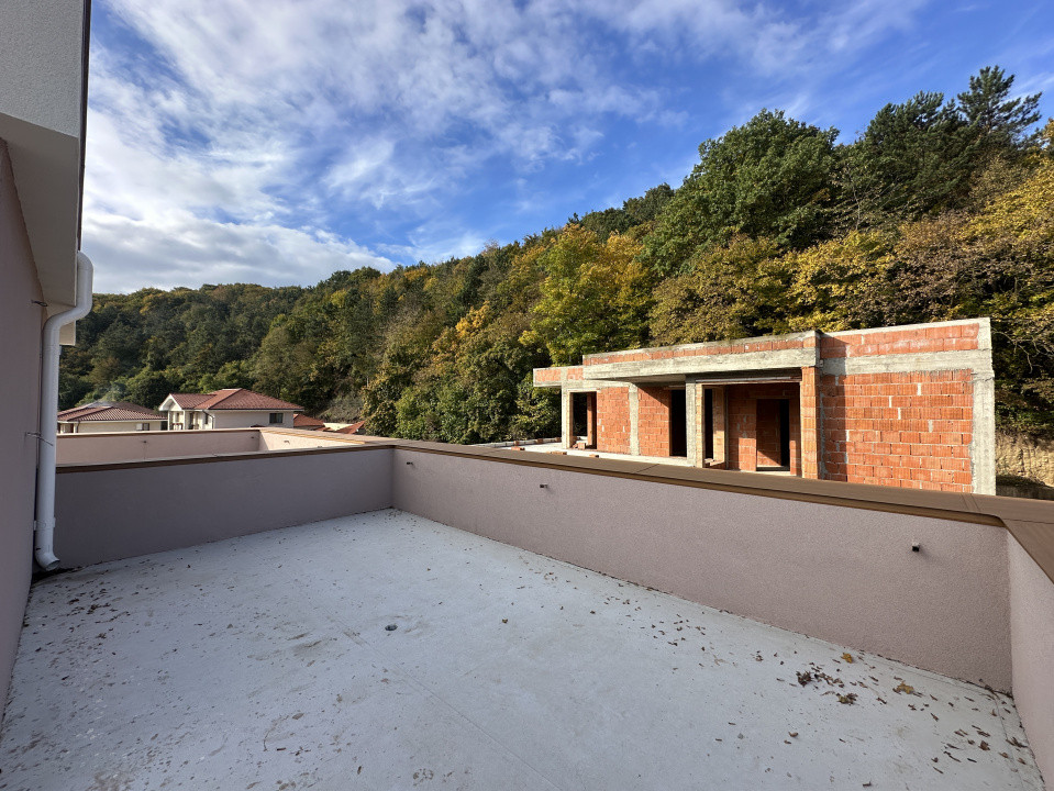 Duplex modern cu terasa circulara l Strada Tautiului 