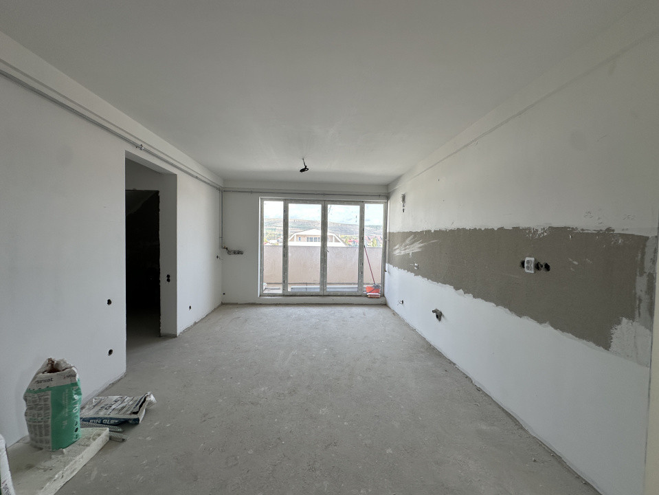 Apartament spatios cu terasa l Bloc nou l Zona Cetatii - Floresti 