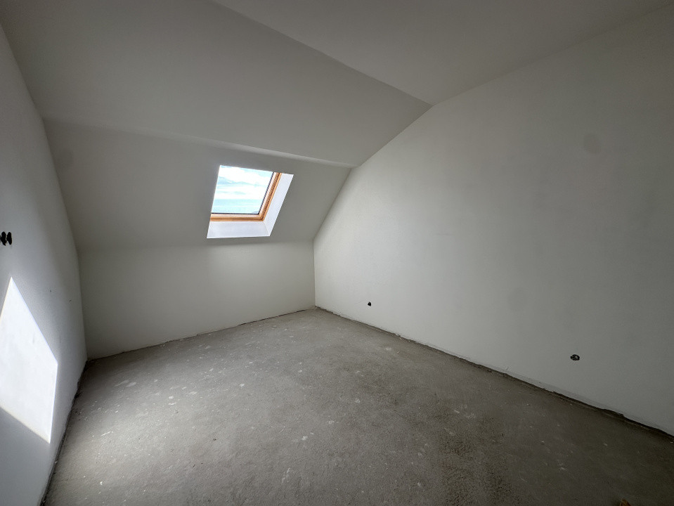 Apartament spatios cu terasa l Bloc nou l Zona Cetatii - Floresti 