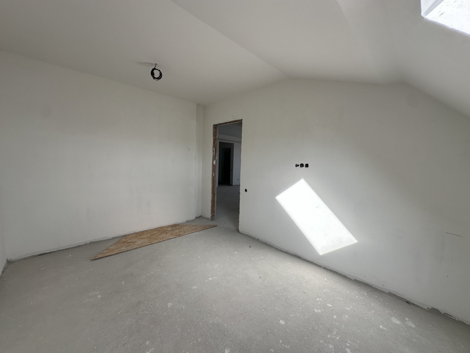 Apartament spatios cu terasa l Bloc nou l Zona Cetatii - Floresti 