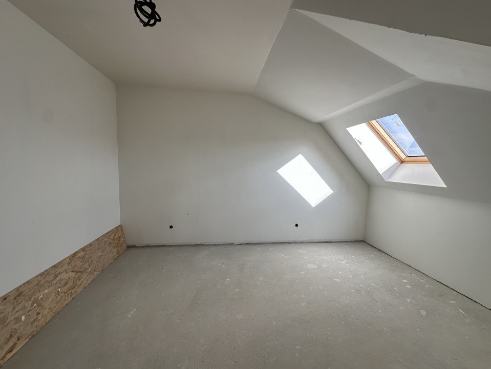 Apartament spatios cu terasa l Bloc nou l Zona Cetatii - Floresti