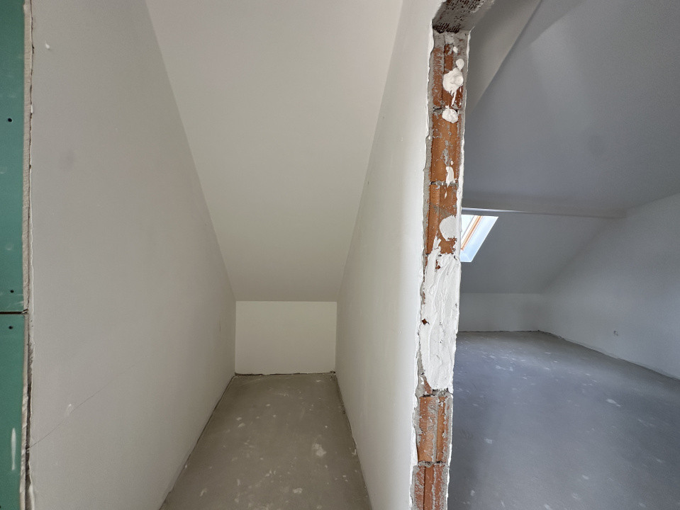 Apartament spatios cu terasa l Bloc nou l Zona Cetatii - Floresti