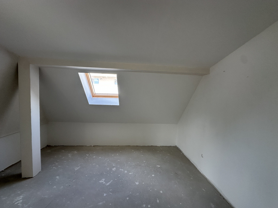 Apartament spatios cu terasa l Bloc nou l Zona Cetatii - Floresti