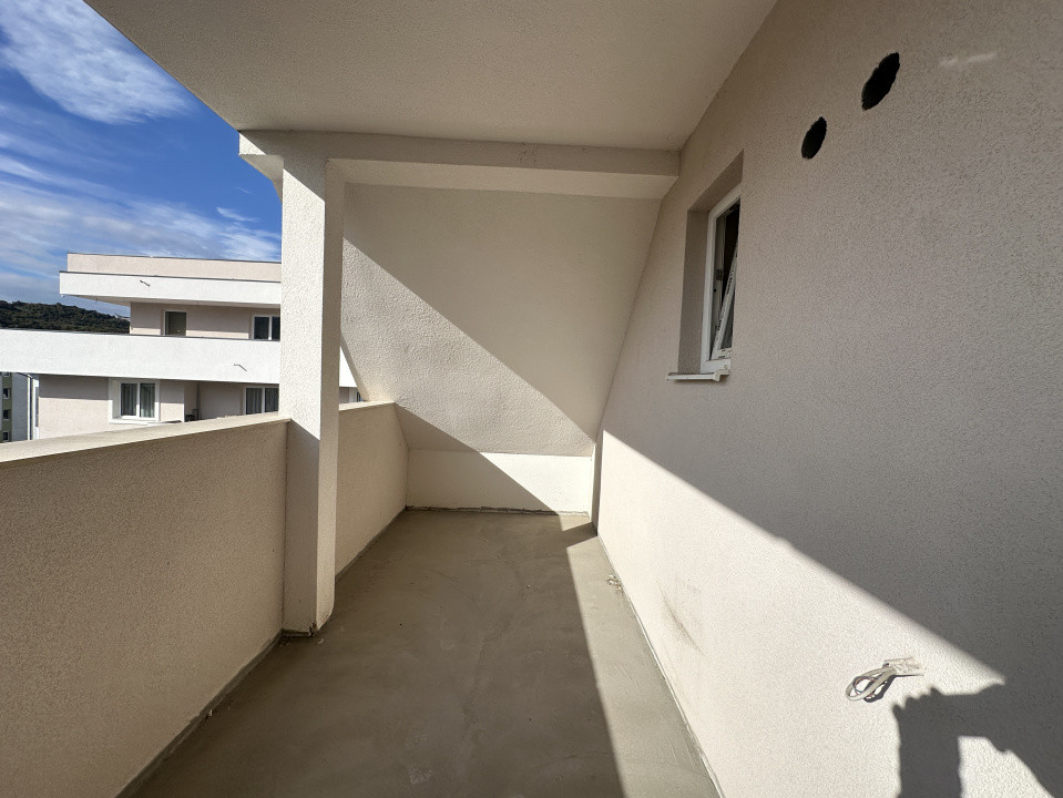 Apartament spatios cu terasa l Bloc nou l Zona Cetatii - Floresti