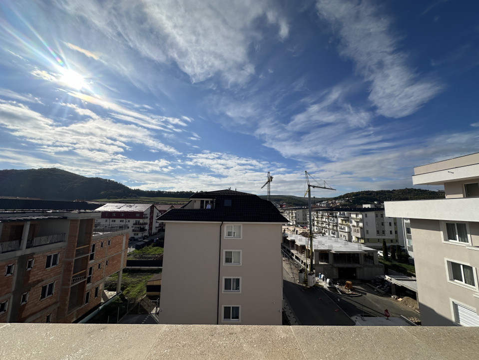 Apartament spatios cu terasa l Bloc nou l Zona Cetatii - Floresti