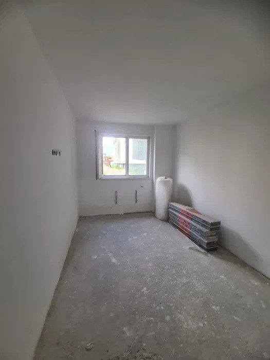 Apartament spatios 75 mp utili l terasa 16 mp l zona Tineretului