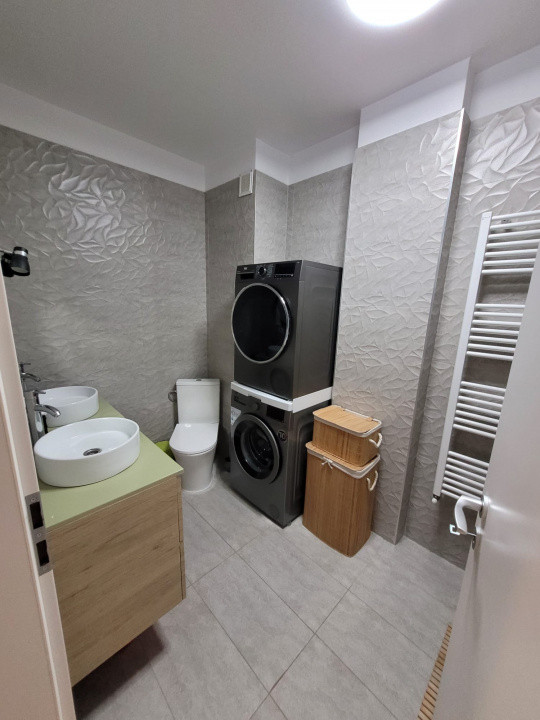 Apartament spatios 64 mp, 2 camere, zona Eroilor 