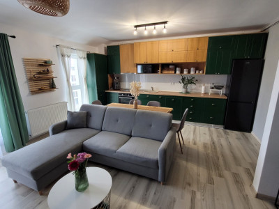 Apartament spatios 64 mp, 2 camere, zona Eroilor 