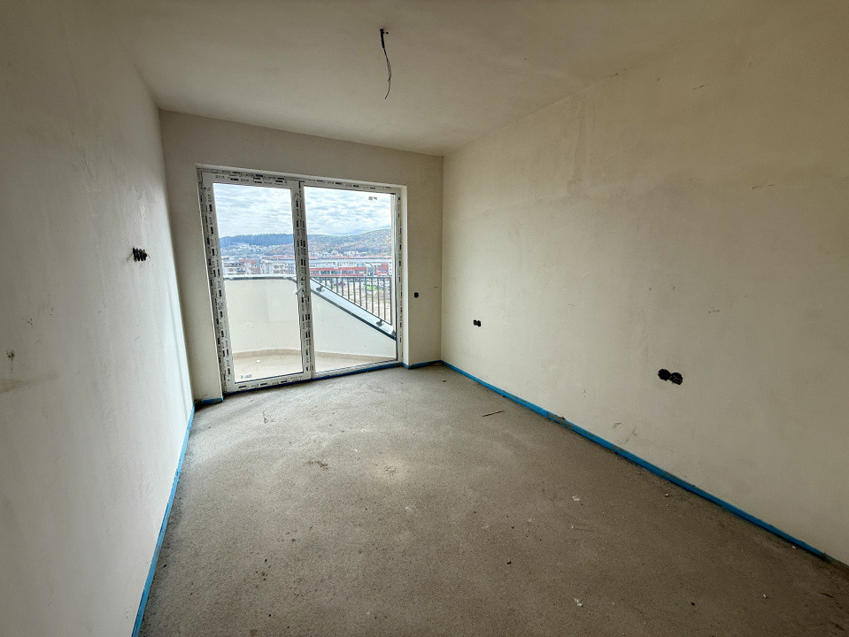 Apartament semifinisat 2 camere, ansamblu nou, Eroilor 