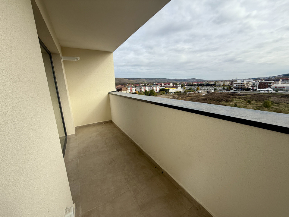 Apartament semifinisat 2 camere, ansamblu nou, Eroilor 