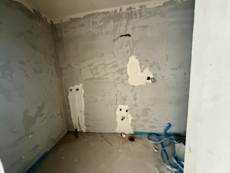 Apartament semifinisat 2 camere, ansamblu nou, Eroilor 