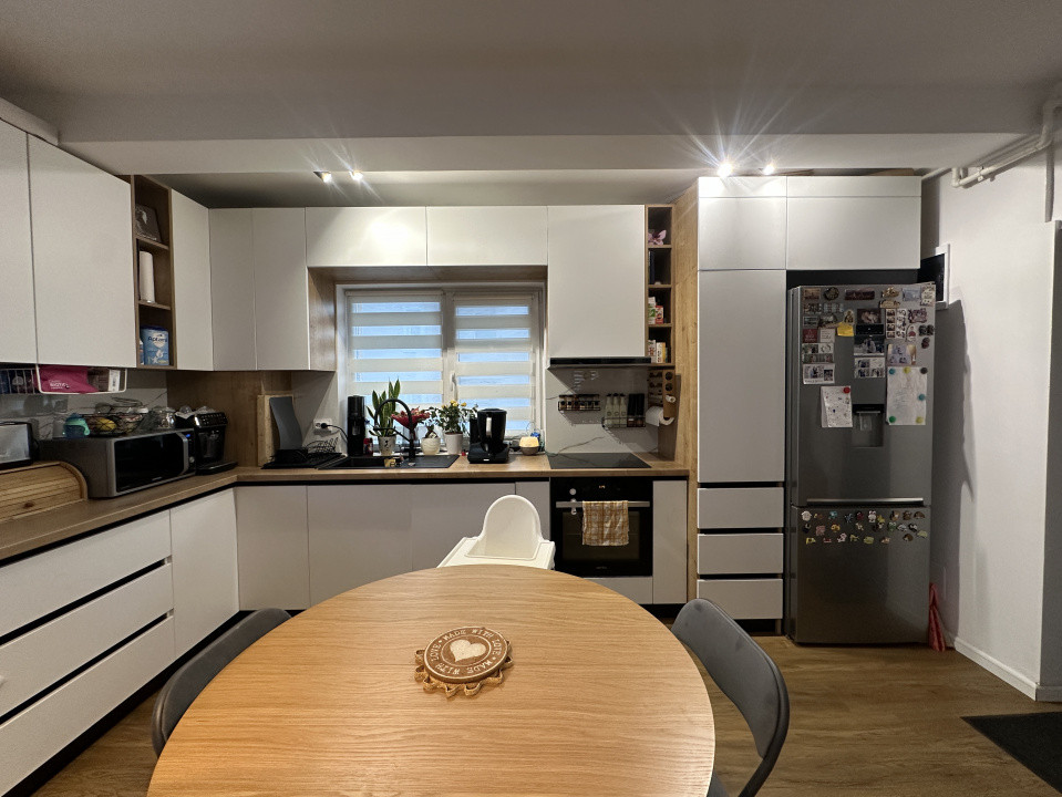 Apartament spatios cu 3 camere si 2 bai l bloc nou l zona Cetatii