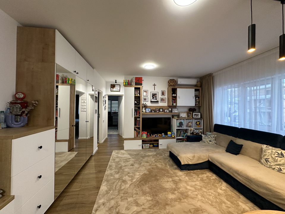 Apartament spatios cu 3 camere si 2 bai l bloc nou l zona Cetatii