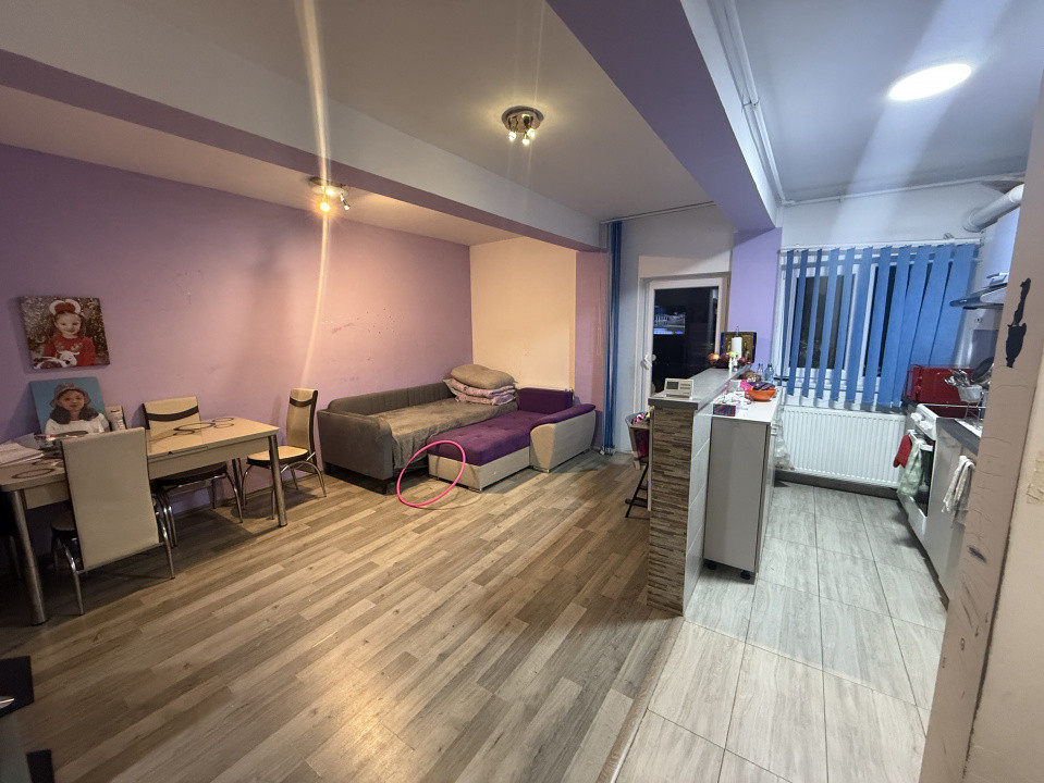 Apartament spațios, 51 mp, 2 camere, zona Vivo 