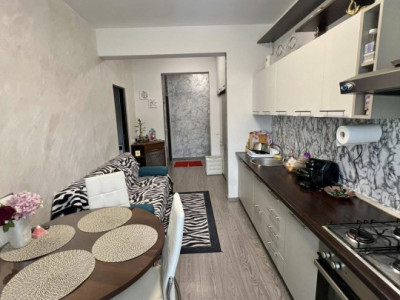 Apartament spatios 3 camere, 57mp, zona Porii