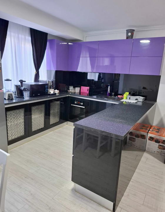 Apartament modern 2 camere, mobilat, zona Teilor
