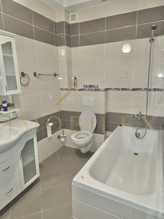 Apartament spațios 74 mp, 3 camere, 2 băi, zona Subcetate 