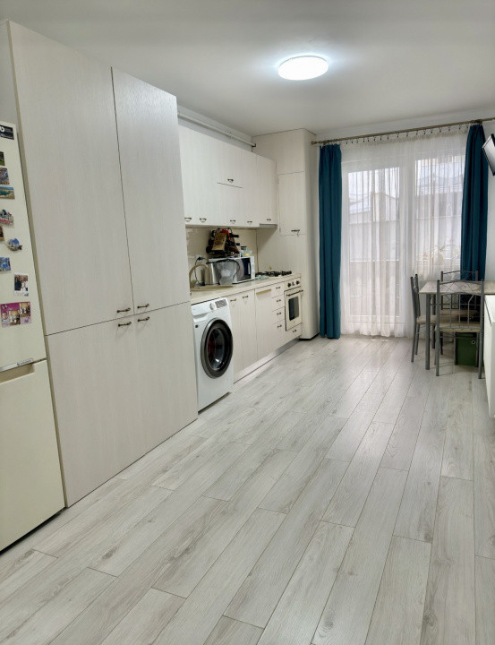 Apartament spațios 2 camere decomandate, zona Vivo