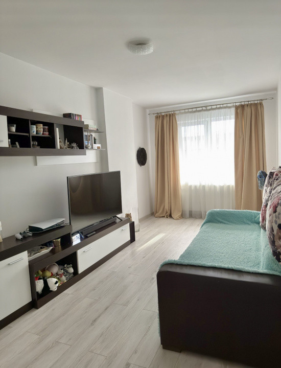 Apartament spațios 2 camere decomandate, zona Vivo