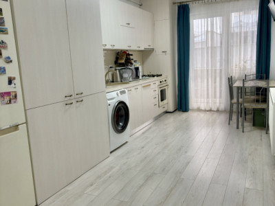Apartament spațios 2 camere decomandate, zona Vivo