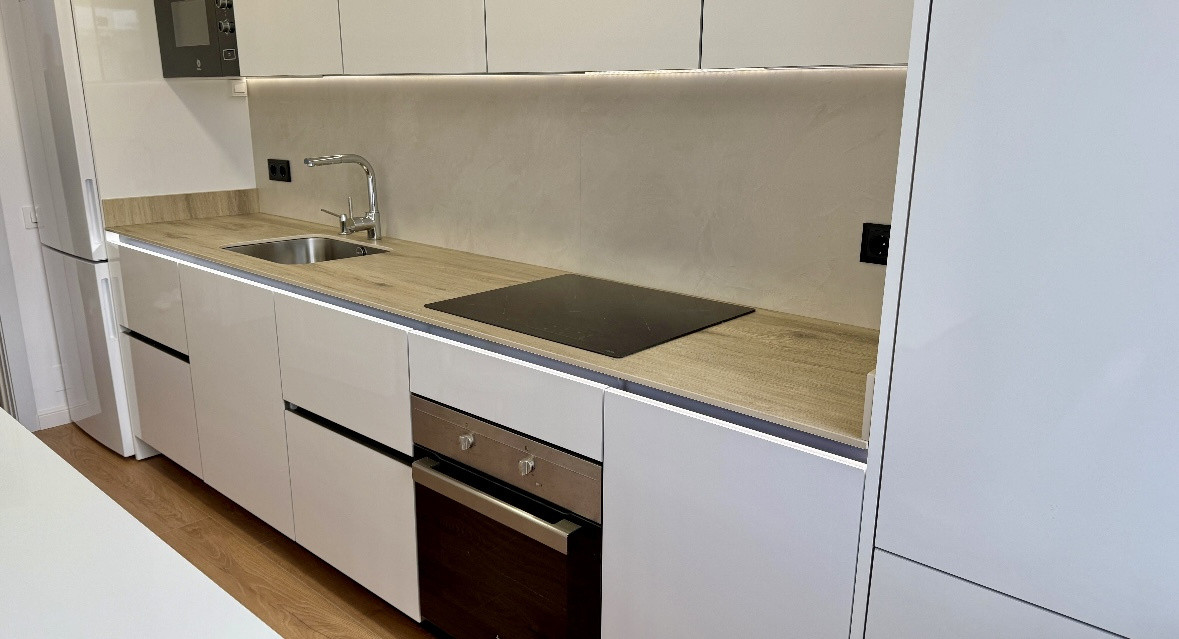 Apartament LuX, de închiriat, bloc nou, zona  Urusagului