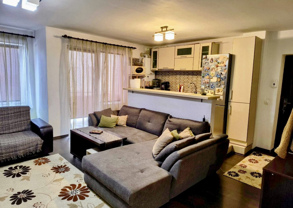 Apartament spatios 2 camere, 58 mp, zona Sesul de sus