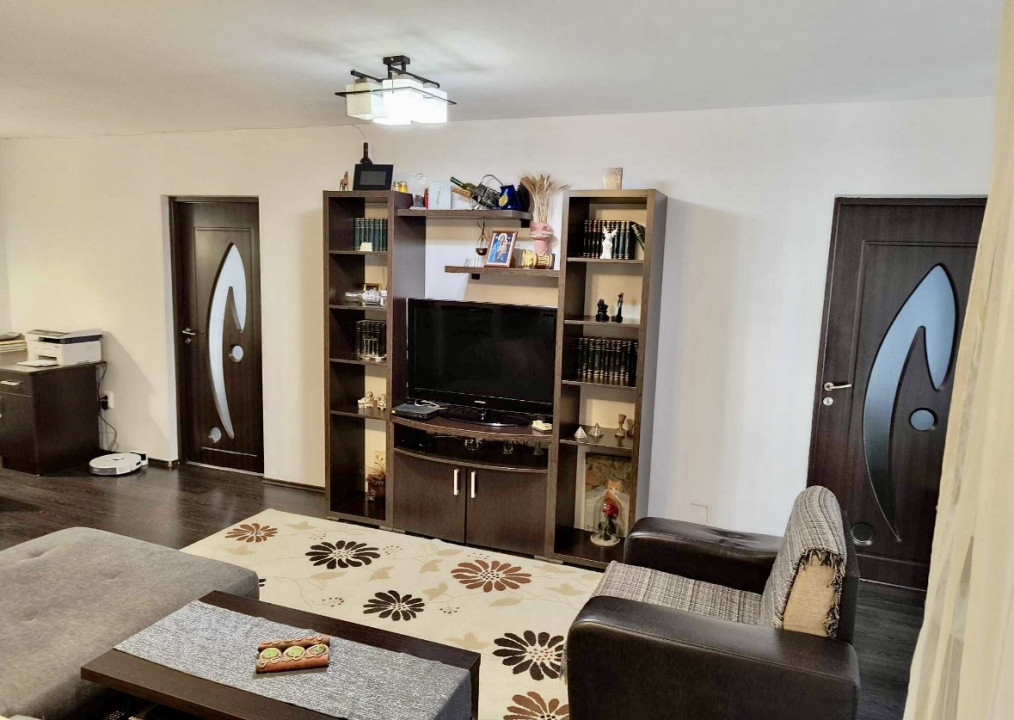 Apartament spatios 2 camere, 58 mp, zona Sesul de sus