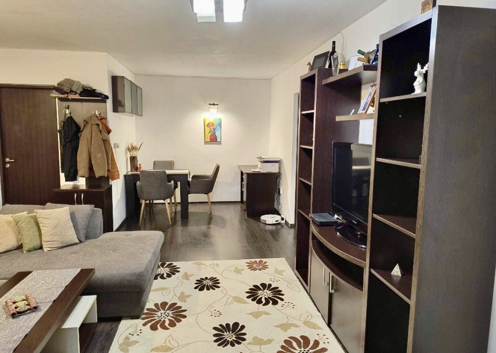 Apartament spatios 2 camere, 58 mp, zona Sesul de sus
