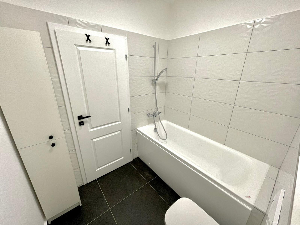 Apartament spatios cu finisaje moderne, 3 camere si 2 bai, zona Abatorului