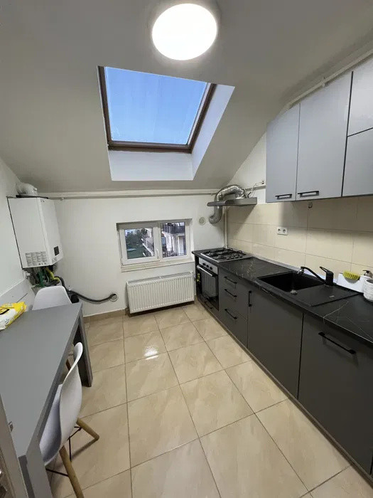 Apartament cu 1 camera , zona Florilor 