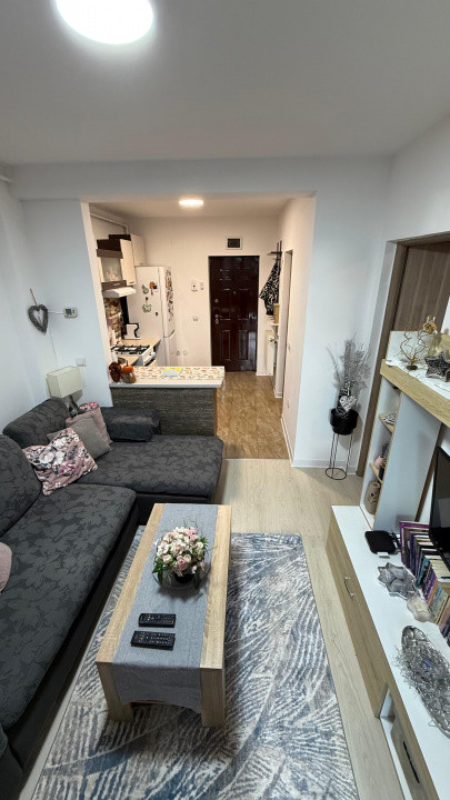 Apartament 2 camere, grădină 38 mp, zona Sesul de Sus