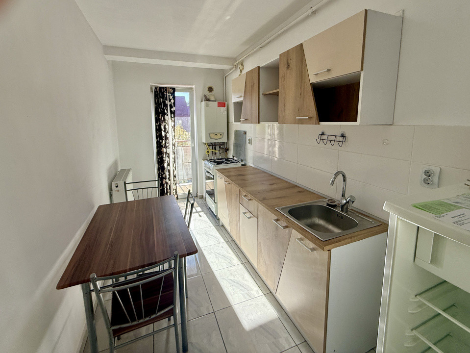 Apartament 2 camere, decomandate, zona Eroilor