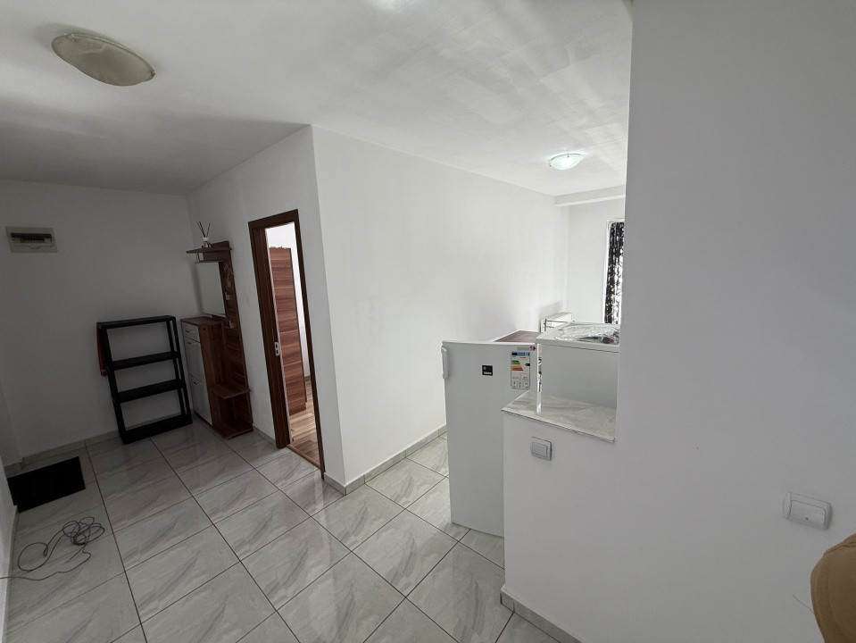 Apartament 2 camere, decomandate, zona Eroilor