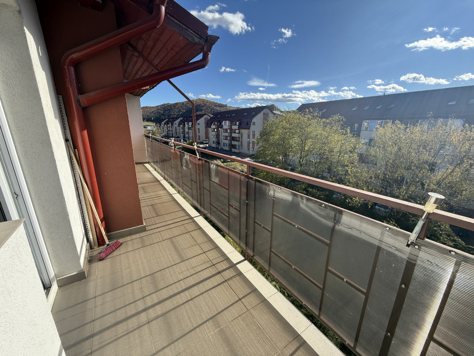 Apartament 2 camere, decomandate, zona Eroilor