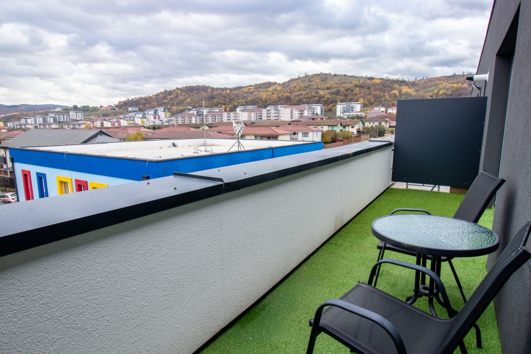 Apartament de lux, 2 camere , terasa , zona Urusagului