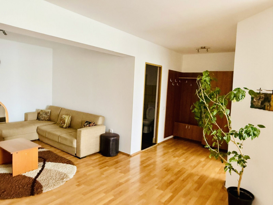Apartament spatios cu 2 camere l zona Florilor 