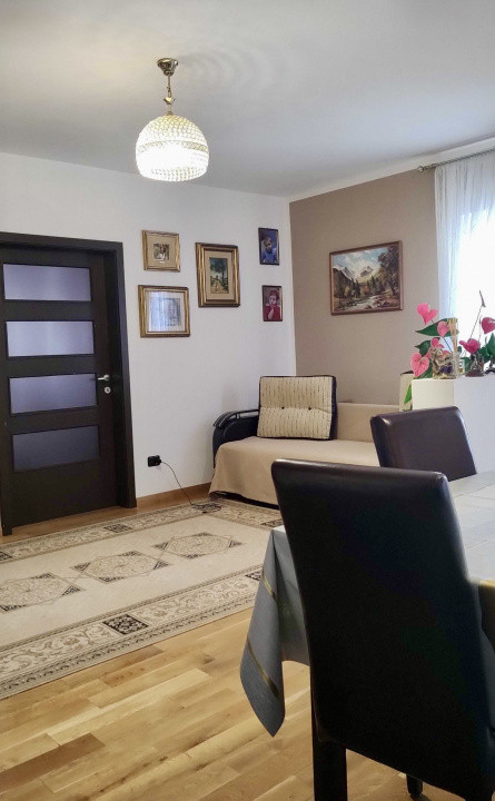 Apartament 3 camere, mobilat, zona Sesul de Sus