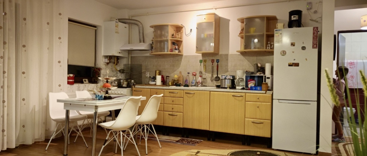 Apartament spațios 3 camere, zona Sesul de Sus