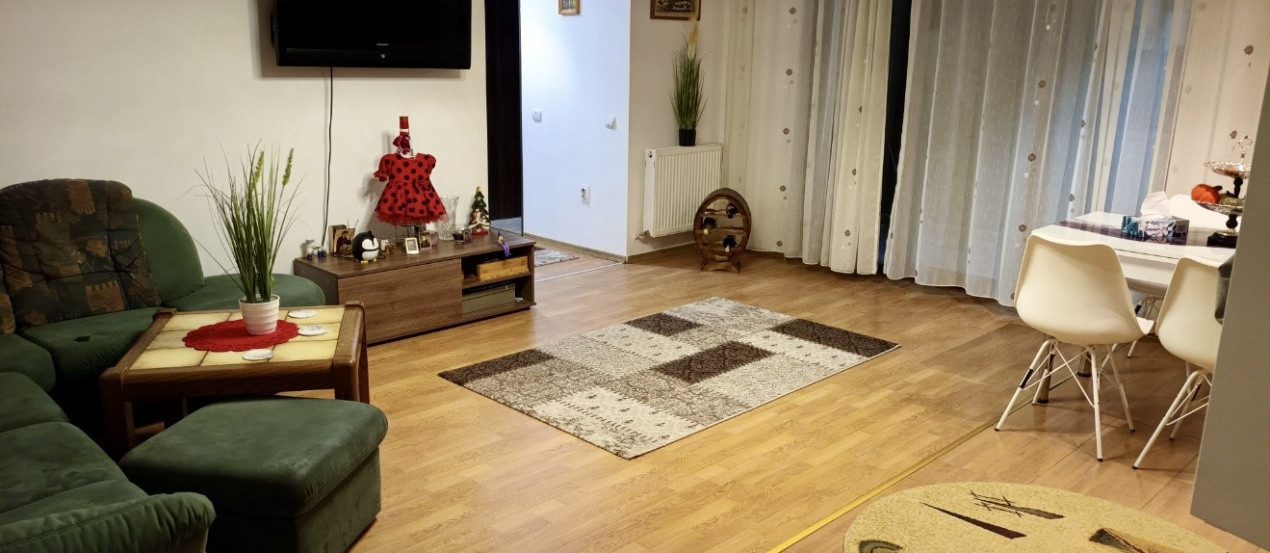 Apartament spațios 3 camere, zona Sesul de Sus