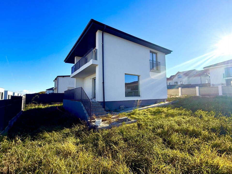 Casă individuală 168mp, 4 camere, 3 băi, TEREN 500mp, Chinteni 