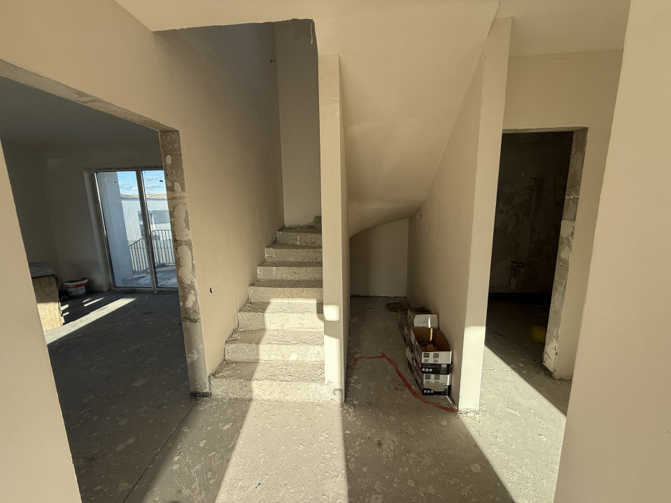 Casă individuală 168mp, 4 camere, 3 băi, TEREN 500mp, Chinteni 