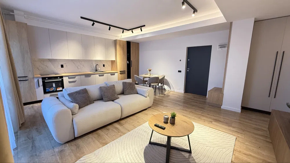 Apartament spatios cu finisaje de LUX l zona VIVO - strada Razoare 