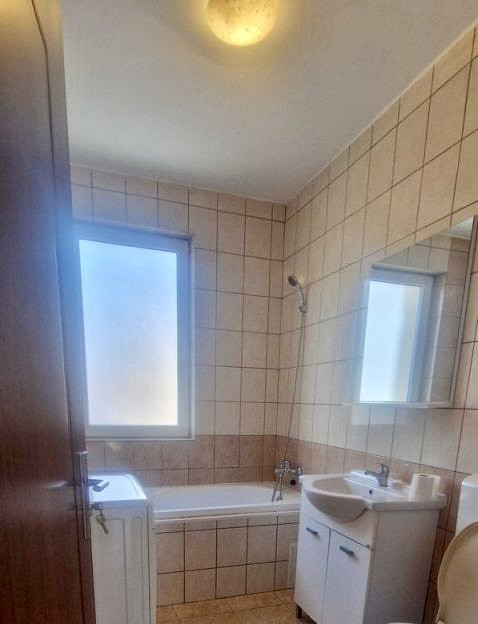 Apartament FINISAT 2 camere, 50mp, terasa, zona Porii