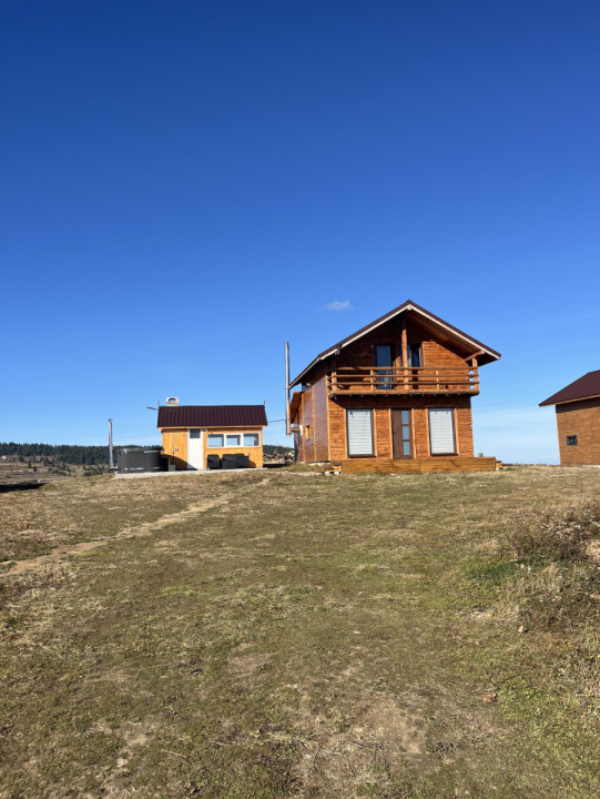 Cabană cu 4 camere si teren de 1000 mp în Mărișel 