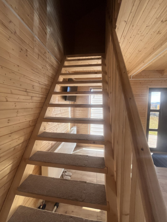 Cabană cu 4 camere si teren de 1000 mp în Mărișel 